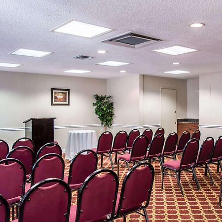 Clarion Inn & Suites Central Clearwater Beach Zewnętrze zdjęcie