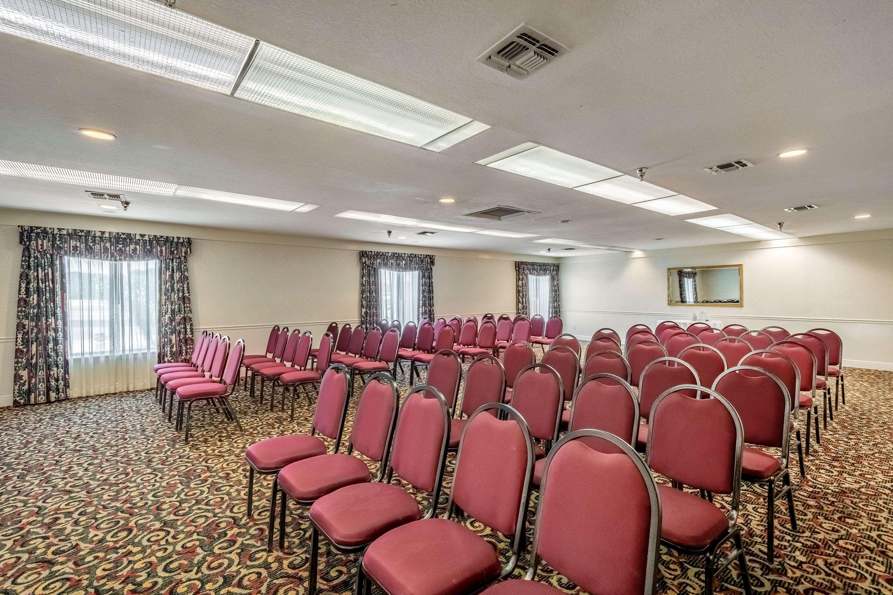 Clarion Inn & Suites Central Clearwater Beach Zewnętrze zdjęcie