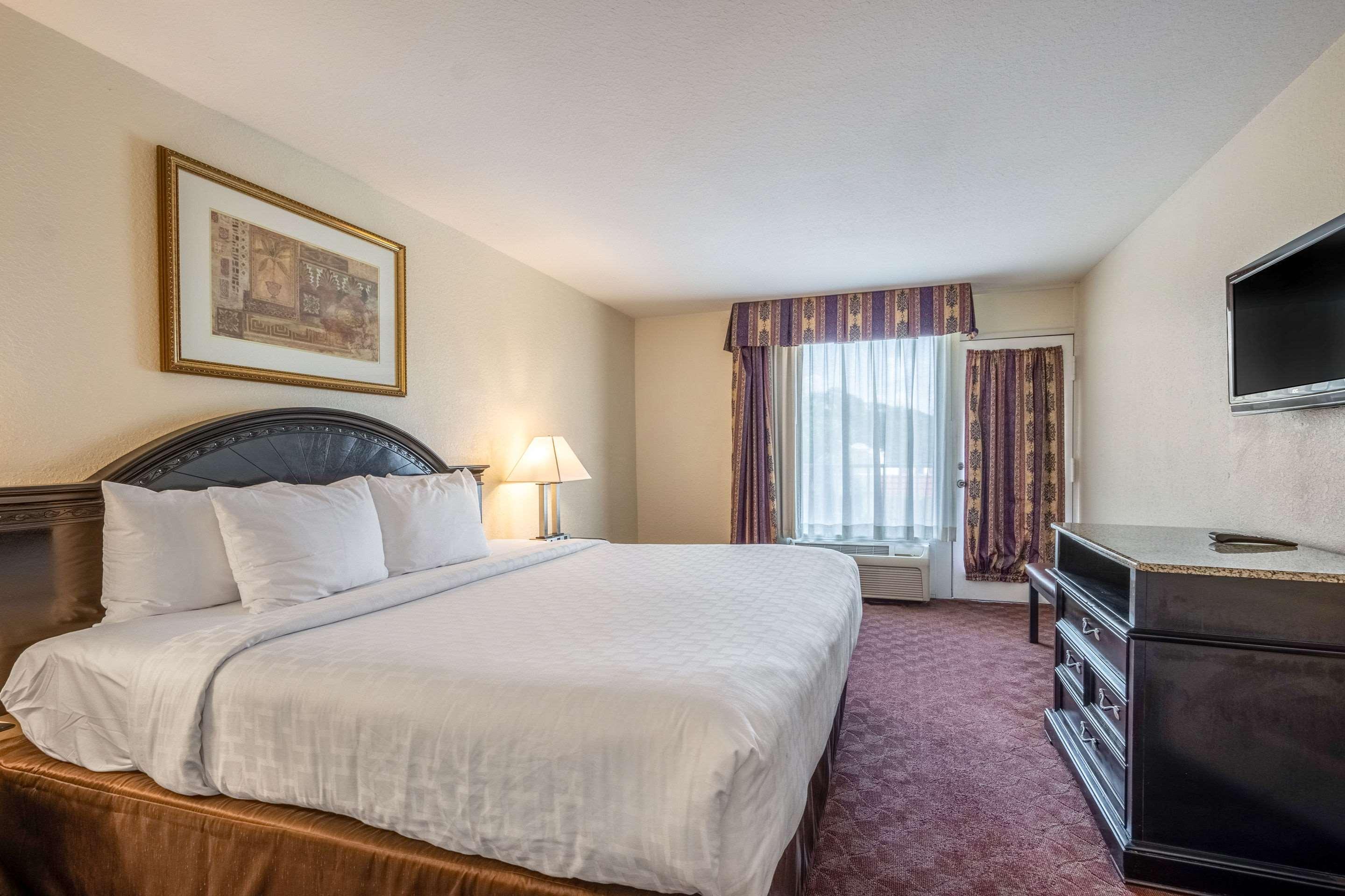 Clarion Inn & Suites Central Clearwater Beach Zewnętrze zdjęcie