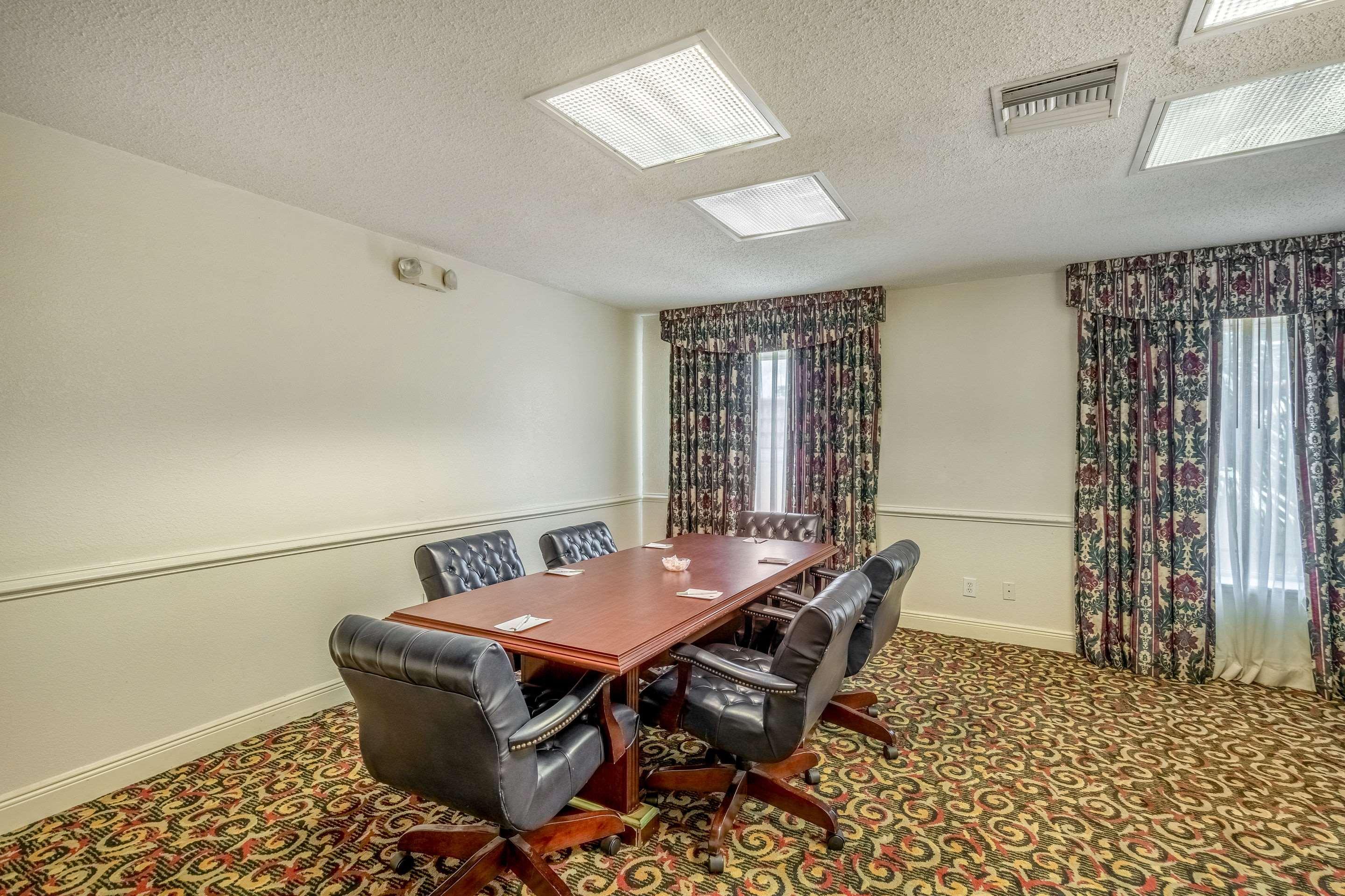 Clarion Inn & Suites Central Clearwater Beach Zewnętrze zdjęcie