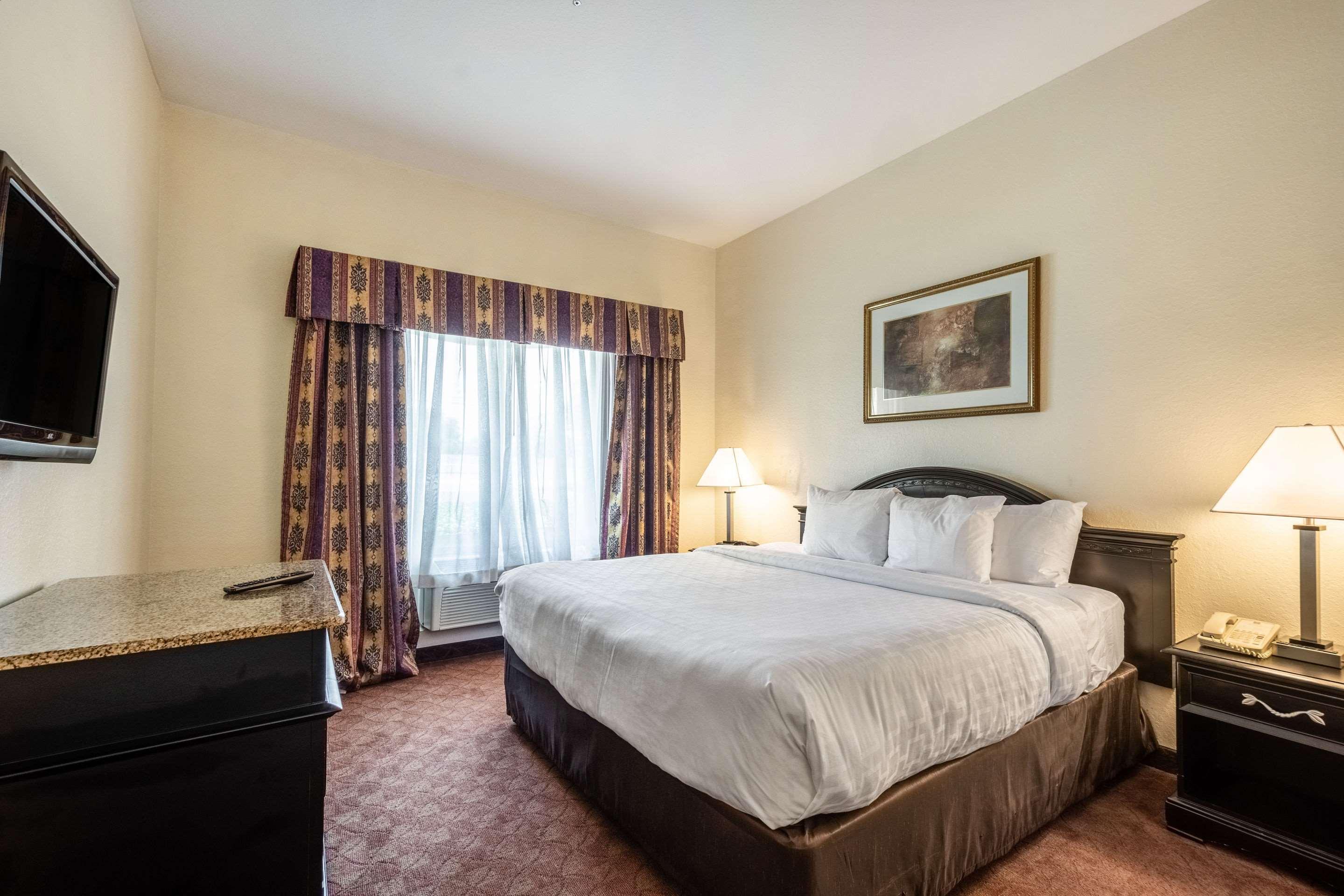 Clarion Inn & Suites Central Clearwater Beach Zewnętrze zdjęcie