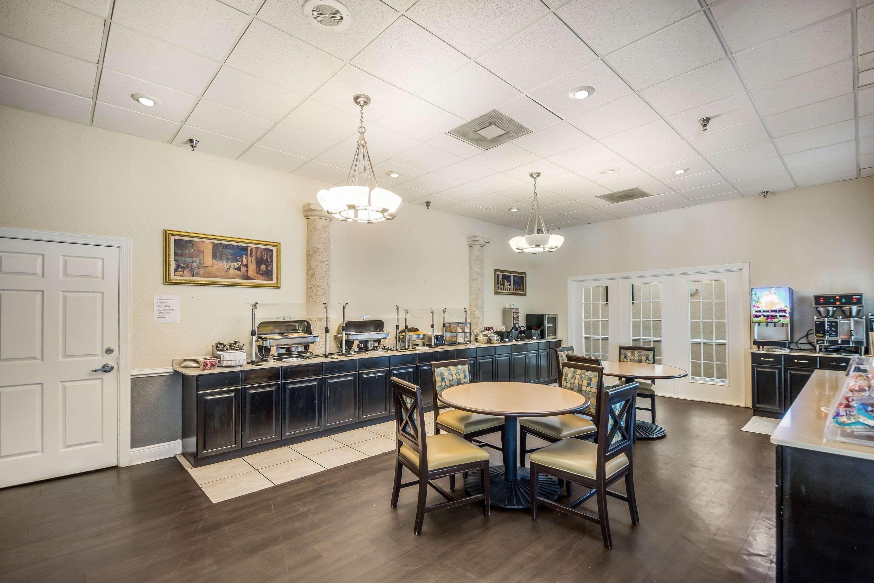 Clarion Inn & Suites Central Clearwater Beach Zewnętrze zdjęcie