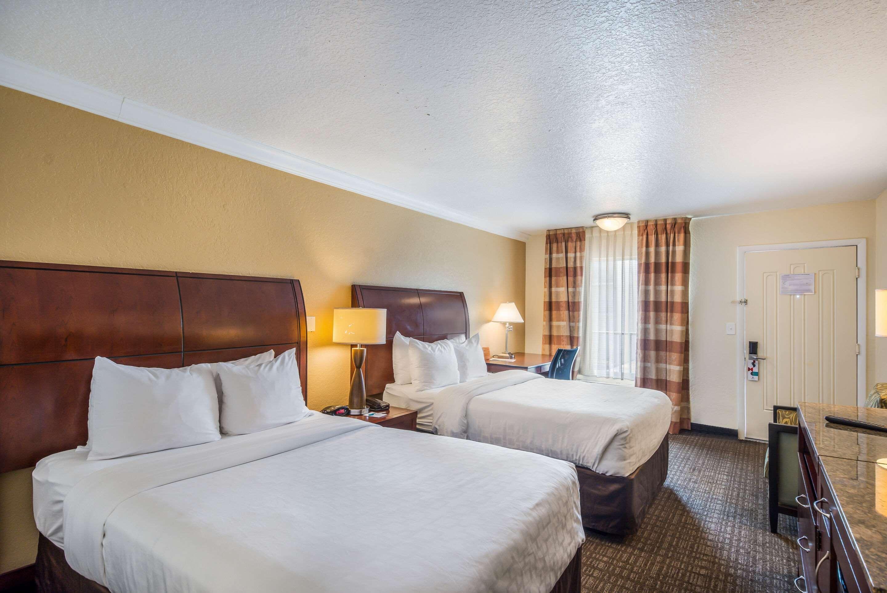Clarion Inn & Suites Central Clearwater Beach Zewnętrze zdjęcie