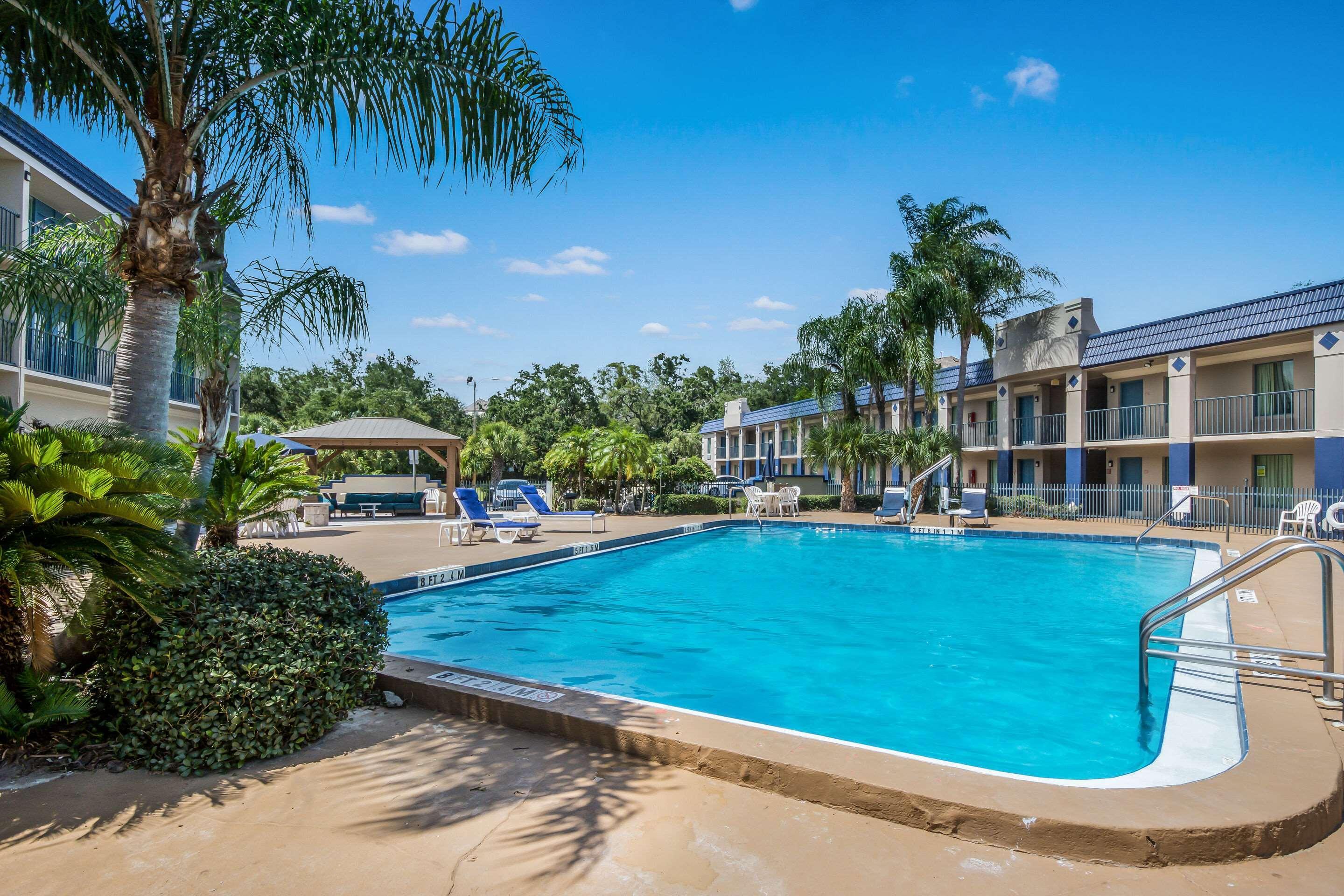 Clarion Inn & Suites Central Clearwater Beach Zewnętrze zdjęcie