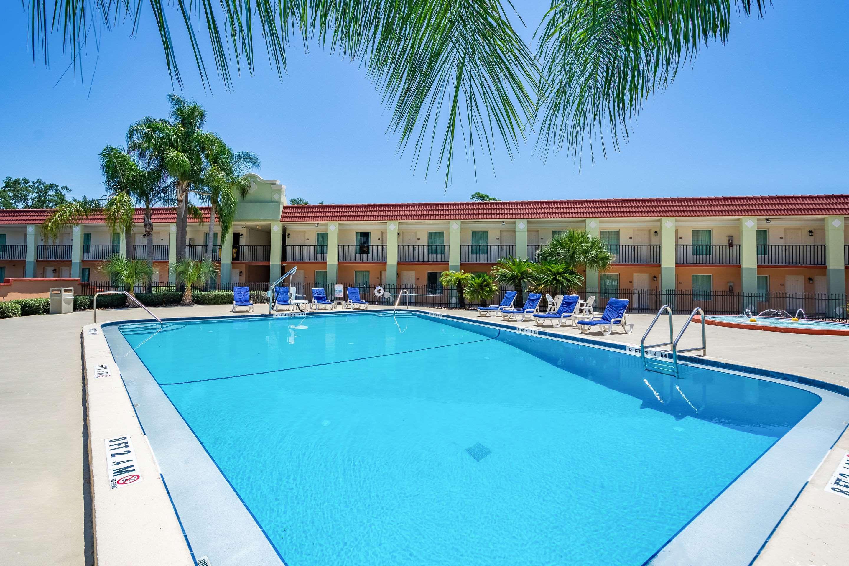 Clarion Inn & Suites Central Clearwater Beach Zewnętrze zdjęcie