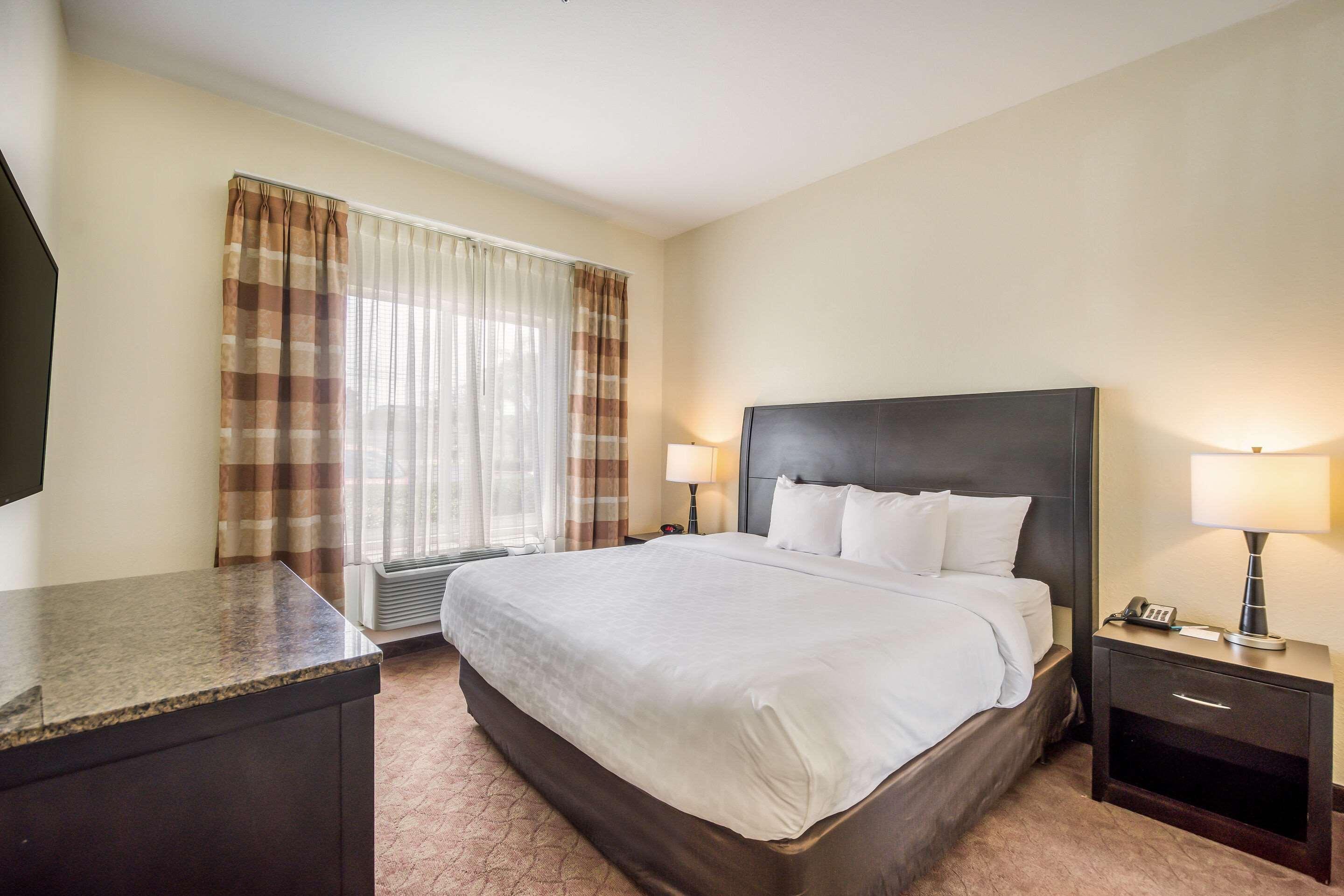 Clarion Inn & Suites Central Clearwater Beach Zewnętrze zdjęcie