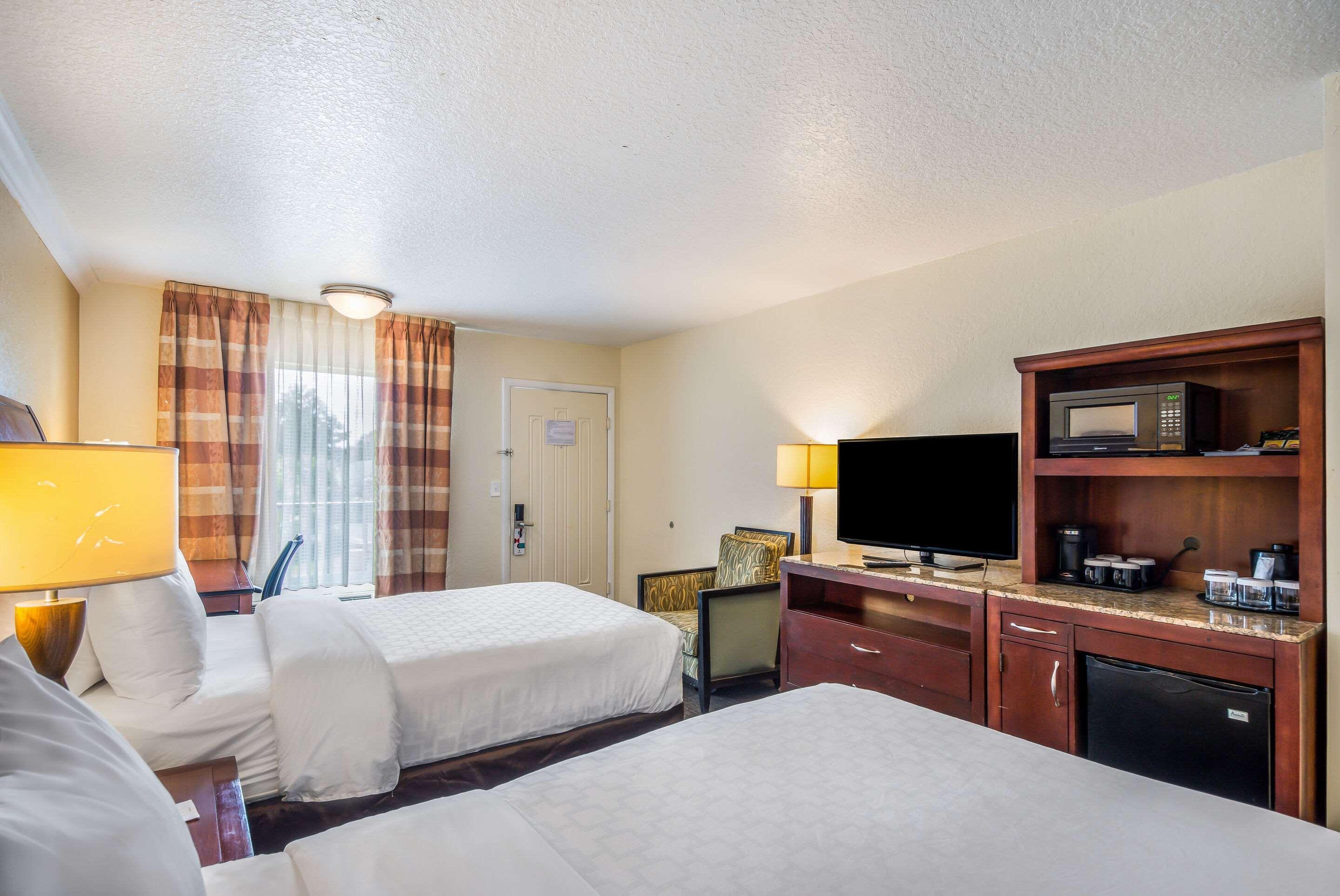Clarion Inn & Suites Central Clearwater Beach Zewnętrze zdjęcie